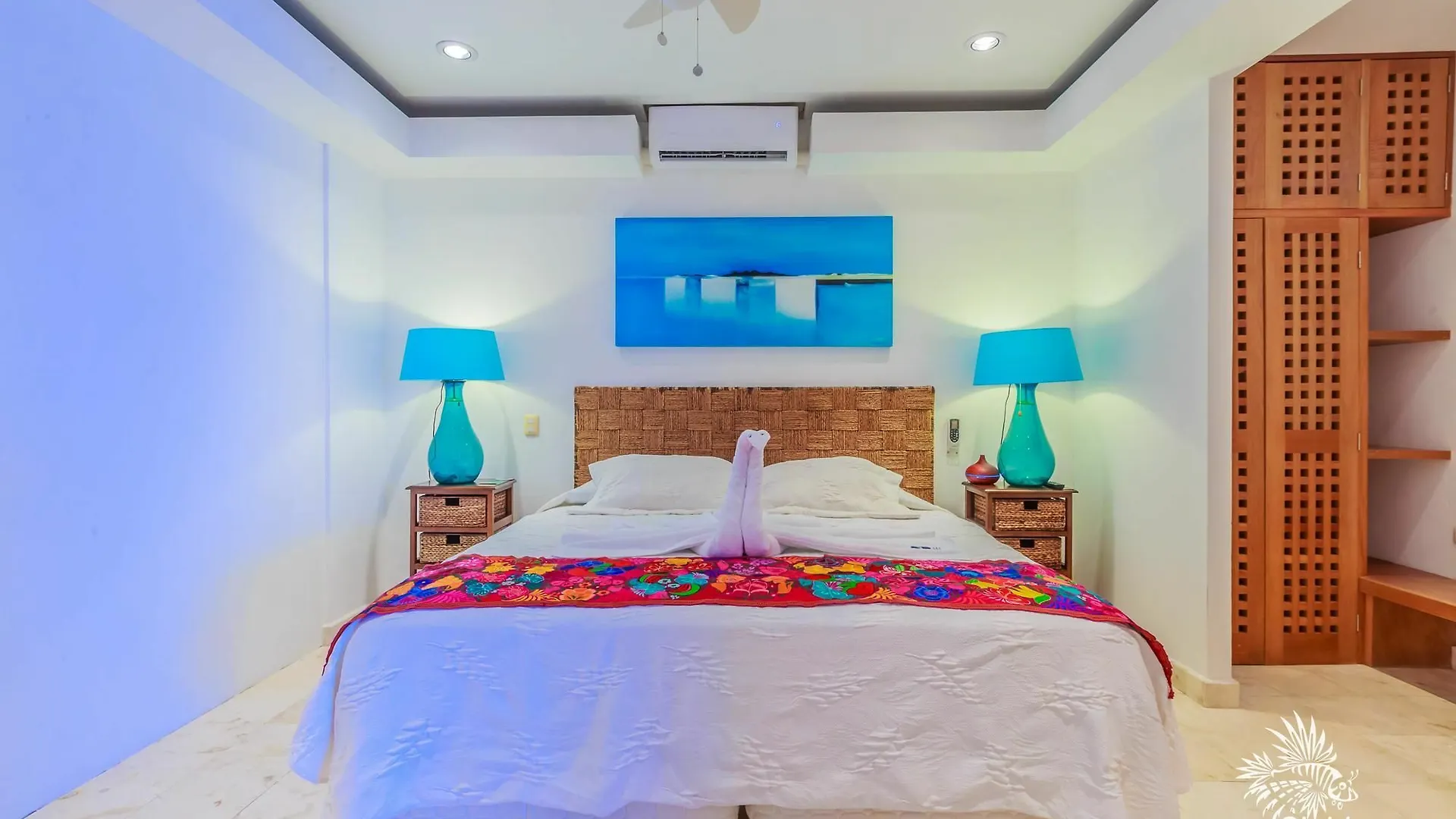 Deep Blue Condos - 301 Isla Mujeres